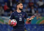 "Regala...". Gigio rischia già il posto al Psg