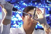 "Un microchip con il vaccino": cosa c'è dietro la teoria