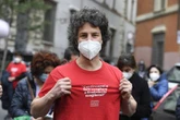 "I pirla fanno danni...": Bizzarri asfalta le Sardine