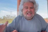 Le mani "a taglio" e la prossemica: la verità nel video di Grillo
