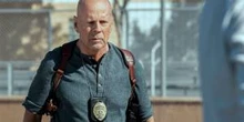 "Non sappiamo quanto gli resta". Così la malattia si sta prendendo Bruce Willis