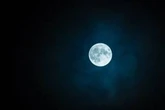"Si è 'rovesciata' 4 miliardi di anni fa", perché la superficie della Luna è irregolare