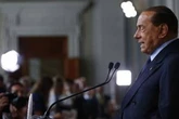 Berlusconi sui migranti: la Ue gestisca gli sbarchi