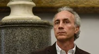 Travaglio spiazzato: non sa più quali grillini tifare