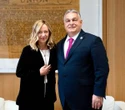 Asse Meloni-Macron: il Patto va congelato fino a giugno 2024. Stallo sul bilancio Ue per il veto di Orbán