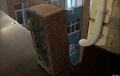 Подросток устроил опасную игру на крыше дома в Караганде