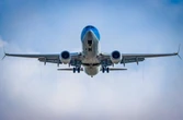 У самолета на высоте более 10 тыс. метров лопнуло лобовое стекло