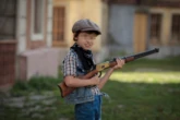В США 11-летний мальчик застрелил отца, забравшего игровую приставку