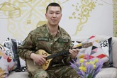 Один из самых музыкальных гвардейцев служит в Туркестане