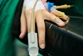 Мужчина после операций говорит на языке, который не знает