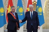 Токаев наградил То Лама орденом “Достык”