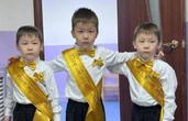 Тройняшки зачислены в первый класс в Астане