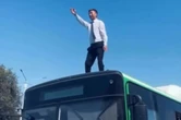 Танец на крыше автобуса исполнил замминистра транспорта Кыргызстана