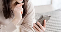 結婚10年、42歳の妻が夫の「ジブリ風自画像」LINEアイコンから抱いた”疑惑”