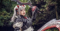 「こんな美女に狩られたい…」えなこの《人気ゲームのハンターコスプレSHOT》に感嘆の声
