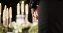 五感をうしなって会話できなくなった「遺体」とも交わせる、唯一無二の「コミュニケーション」手段の正体とは