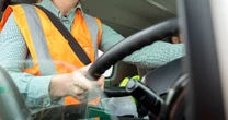 「明日から運転、頼むわ」…かつてポルシェを乗り回していた元AD会社社長が一から出直して始めた「トラックの運転」