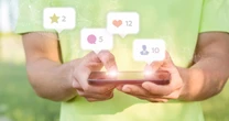 上司からの「フォロー申請」が部下にとっては不快に…SNSへの認識に潜む”大人世代”と”若者世代”の決定的な違い