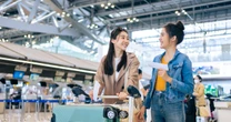 高額な請求が来る場合も…！海外旅行で絶対に忘れてはいけない「お金の対策」