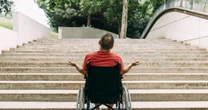 4人に3人が「移動はもって生まれた権利」と認識しつつも「移動の自由をめぐる差が存在する」という不思議な実態