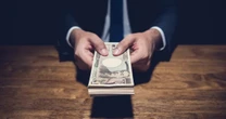 日本の税収”72兆円”に対してコロナ予算は”77兆円”…医療業界をボロ儲けさせた「不公平な財政政策」の実態