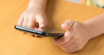 小5息子が「スマホゲーム」に勝手に課金していた「衝撃の金額」…それでも40歳母親が強く叱れなかった”事情”