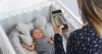 慎むべき行為にも思えるが…「子どもの写真をSNSに投稿する」ことの意外な「プラスの効果」
