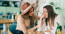 英語で「もっと自信を持って」は何て言う？ 自信がなさそうな相手を励ます英語表現