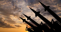 【秋山信将×小泉悠】「日本がその気になれば、すぐ核武装できる」は本当か？ 危機の時代に「日本の核」を本気で考える