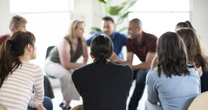 英語で「Can I join you?（ご一緒してもいいですか？）」と聞かれたときの返し方