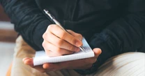 「メモを取る」段階から「書くこと」は始まっている…記憶と創造をつなぐ「メモの効用」