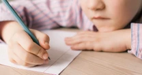 字が汚い子どもが、なぜ「運動」で字がうまくなるのか？わが子の「発達ピラミッド」に合わせた「意外なトレーニング」