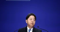 政権運営も「レット・イット・ビー」!?　林芳正官房長官が維新議員の前でビートルズ熱唱の夜