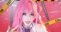 美脚×絶対領域で理性崩壊寸前…！中国美女トップコスプレイヤー・洛洛子《ゴシックドール風コーデ》に大興奮