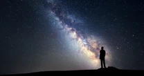 「加速膨張する宇宙」は将来どうなるのか？ そのカギを握る「ダークエネルギー」の正体