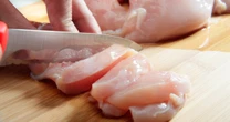 「映えるから」が命取り、レア鶏チャーシューで食中毒…それでも”鶏肉の生食”が「規制されないワケ」
