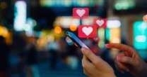 「映えないSNS」なのになぜ人気？…加工された写真が蔓延るSNSで無加工写真だけを載せる「BeReal」が若者に人気なワケ
