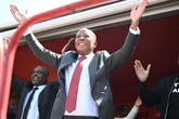 Malema se ‘ontwykende’ en ‘vermaaklike’ antwoorde kos hom in die hof