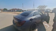 3 helder oordag in M’langa in duur motor met GP-nommerplate doodgeskiet