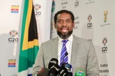 Beleërde minister antwoord binnekort oor seta-administrateurs