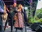 ‘Jy sal baie Suid-Afrikaans voel’: Mango Groove vier 40 j. met konsert