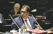 Ja vir denoteer sodat Ayo ‘uit skeptiese publieke oog’ kan kom