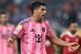 Stout seun Suárez wéér geskors vir voorval op veld