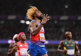 Lyles ewenaar Bolt terwyl VSA die medaljes inryg in Tokio