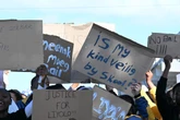 Leerlinge, ouers van O-Kaapse skool eis ingryping ná matriek se mesdood