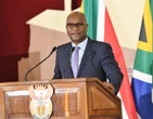 Mthethwa: Venster met ’n skêr oopgedwing