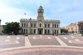 Lui, lui, telefoon: NMB se landlyne gesny oor rekening van R10 m.