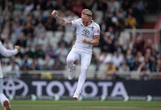 Stokes, Wood se terugkeer hupstoot vir Engeland voor reeks om die As