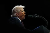 ‘Trump-administrasie se massa-ontslag onwettig,’ beslis regter