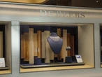 Botswana wil teen Oktober beherende belang in De Beers hê